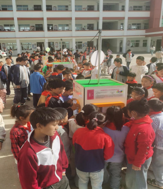 邳州市科協(xié)“科普科創(chuàng)+行動”活動走進(jìn)第六站——議堂鎮(zhèn)中心小學(xué)31.png