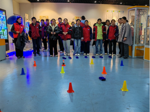 睢寧縣科協(xié)開展“暢游科技館 點燃科技夢”第二課堂活動306.png