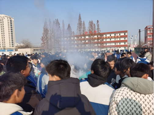 睢寧縣科協(xié)“科普進(jìn)基層 科技伴成長(zhǎng)”活動(dòng)走進(jìn)魏集中學(xué)587.png