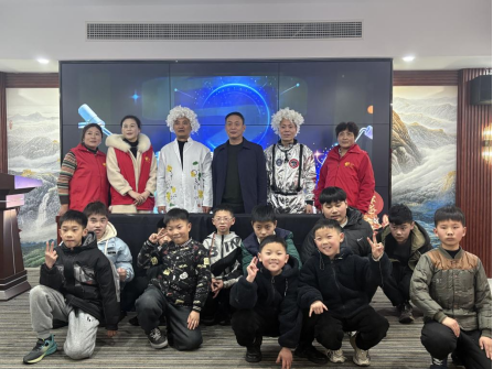 賈汪區(qū)科協(xié)舉辦 “文韻筑夢 科創(chuàng)啟智” 冬令營 點亮青少年寒假生活326.png