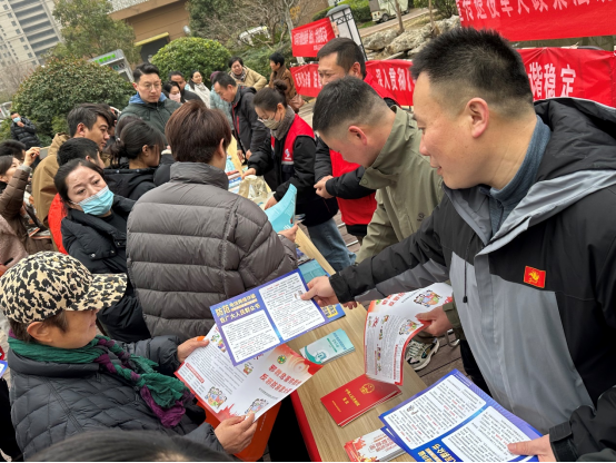 泉山區(qū)火花街道開展“學(xué)雷鋒·辦實(shí)事”科普活動(dòng)27.png